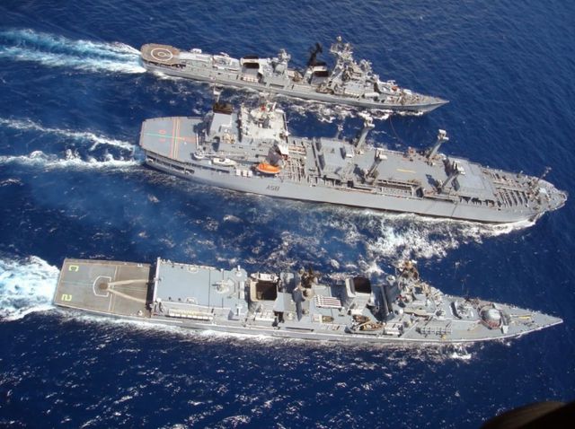 中國第三艘航空母艦下水，揭示強(qiáng)大國防新里程碑，中國第三艘航空母艦下水，國防實(shí)力再上新臺(tái)階