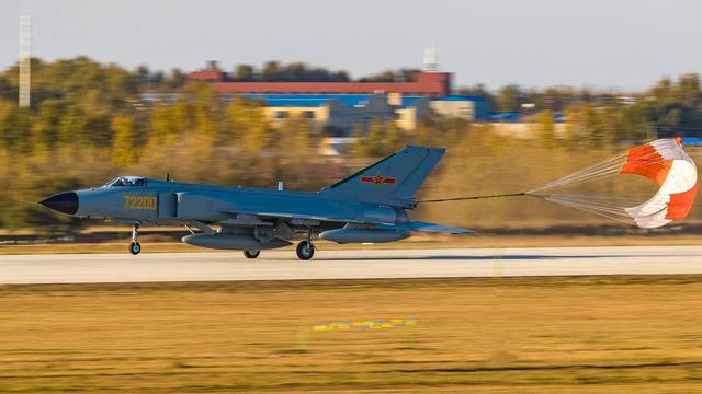 關(guān)于2022年殲-7還有多少架的探討，探討，殲-7戰(zhàn)機(jī)在2022年的數(shù)量概況