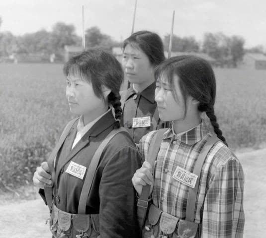 中國女兵老照片，歷史中的巾幗英雄形象展現(xiàn)，中國女兵老照片，歷史巾幗英雄形象展