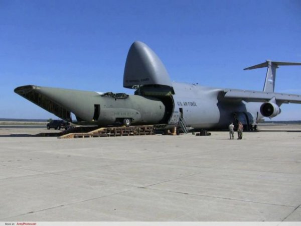 大力神運輸機圖片，探索航空巨無霸的魅力，航空巨無霸，大力神運輸機圖片探索其魅力