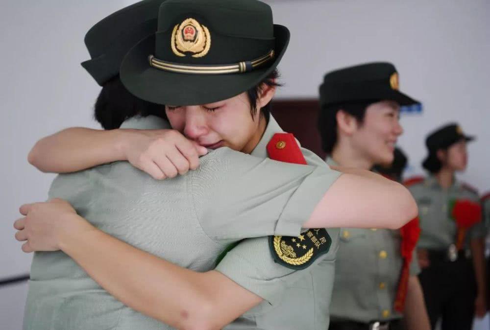 關于21式各軍種八一臂章的探討，關于各軍種八一臂章的探討，深入解析21式臂章特點