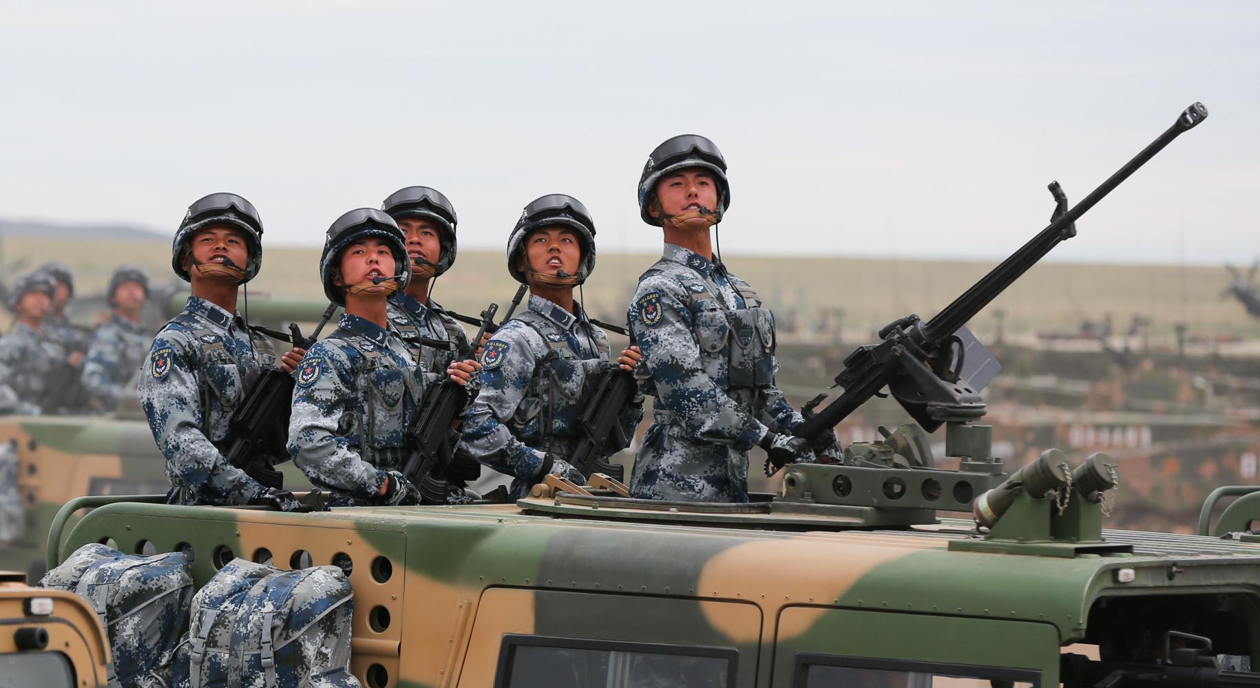 建軍90年閱兵完整版，回顧歷史，展望未來，建軍90年閱兵回顧，歷史印記與未來展望