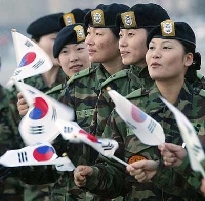 韓國閱兵女兵驚艷全場，風采展現(xiàn)與背后故事，韓國閱兵女兵風采驚艷，背后的故事與榮耀展現(xiàn)