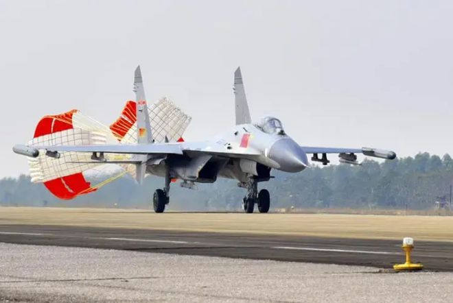 連云港軍用機(jī)場殲-11，揭秘軍事航空的神秘面紗，揭秘連云港軍用機(jī)場殲-11軍事航空的神秘面紗