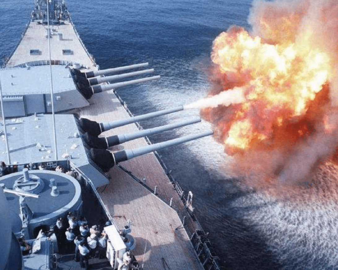 為什么岸炮打不過(guò)艦炮，深度解析背后的原因，岸炮與艦炮的較量，解析背后的原因與差異