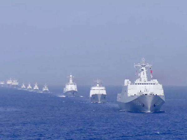 人民海軍成立70周年閱兵，輝煌成就與堅(jiān)定前行，人民海軍成立70周年閱兵，輝煌成就鑄就，堅(jiān)定前行展雄姿